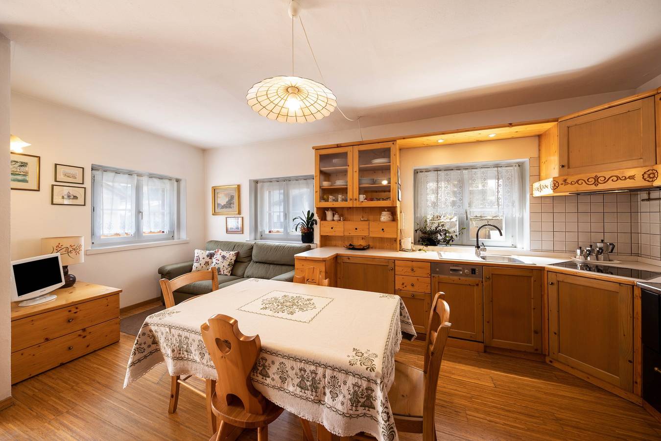 Ganze Wohnung, Ferienwohnung Ciasa Goti mit Bergblick, Wlan und Terrasse in Moena, Dolomiti Superski