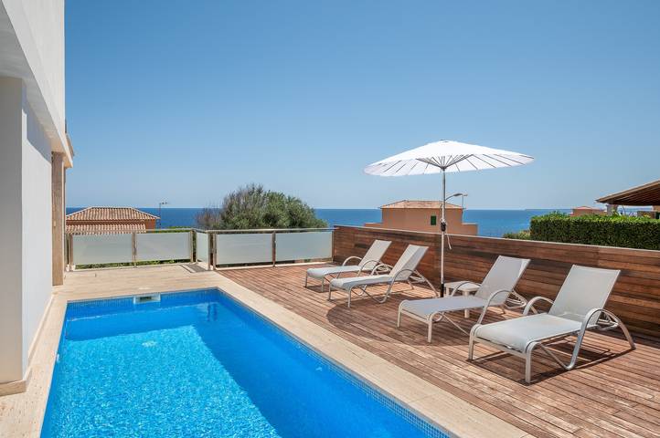 Ferienhaus für 6 Personen, mit Terrasse und Pool in Cala Anguila