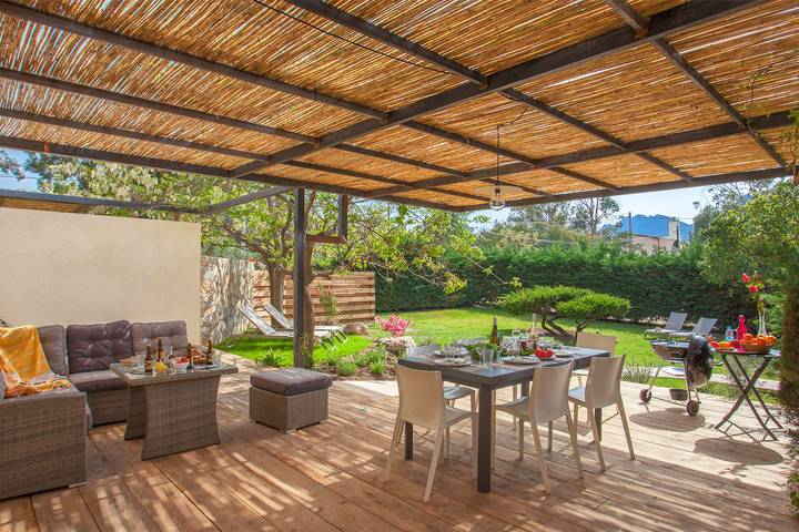 Villa pour 8 personnes, avec Terrasse ainsi que Jardin et Piscine à Calvi