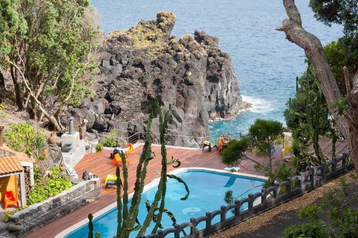 Bungalow para 2 pessoas, com jardim e vista e ainda piscina and sauna nos Açores