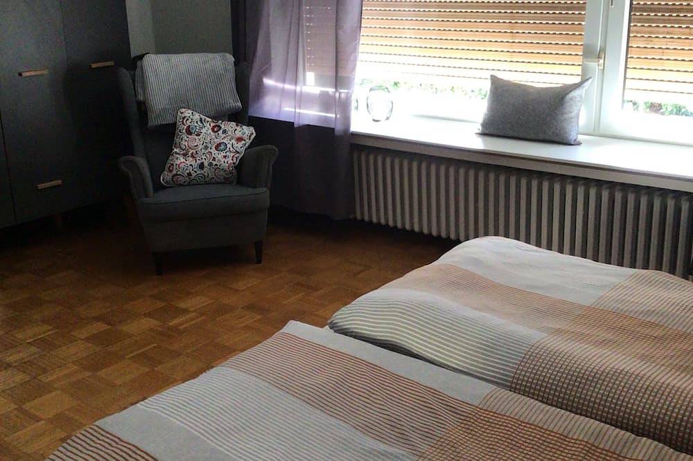Ganze Wohnung, Schöne große Wohnung mit Garten und Terrasse/ eigener Eingang in Bad Oeynhausen, Wiehengebirge