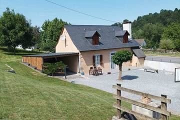 Gîte pour 5 personnes, avec jardin à Asson