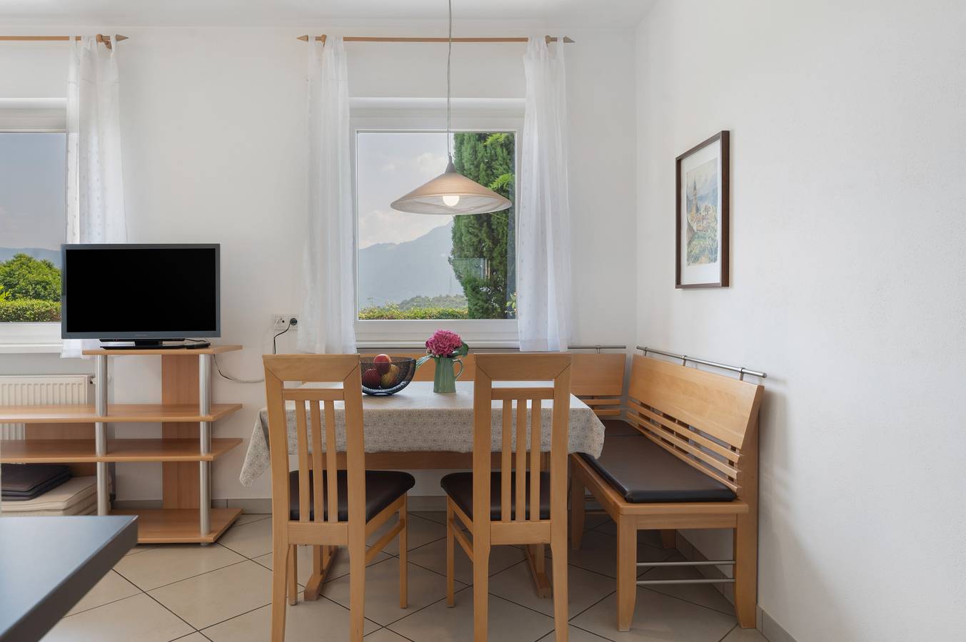 Ganze Wohnung, Ferienwohnung 'Golden' mit Bergblick, Gemeinschaftsterrasse und Wi-Fi in St. Pauls, Eppan an der Weinstraße