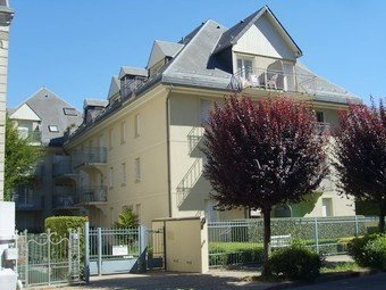 Ganze Wohnung, Südlich ausgerichtete T3-Wohnung mit Balkon und Parkplatz in Bagnères-de-Luchon - 4 Pers. in Luchon-Superbagnères, Bagnères-de-Luchon