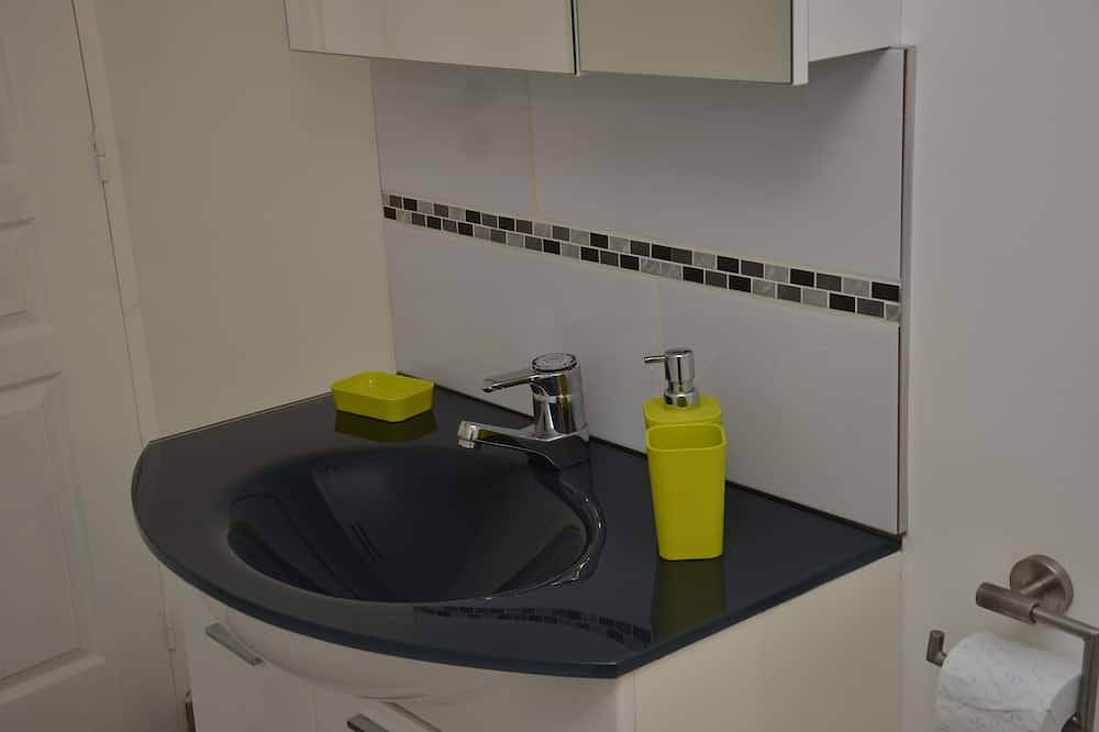 Appartement T2 indépendant dans maison proche du centre de Lyon in Francheville, Lyon et ses environs