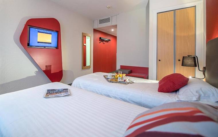 Hôtel pour 6 personnes, avec jardin ainsi que sauna et piscine à Carros - 3