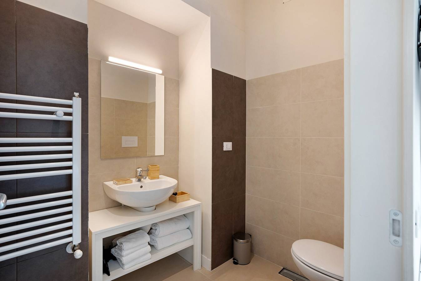 Room 'San Severo' with Wi-Fi and Air Conditioning in Naples, Naples Province