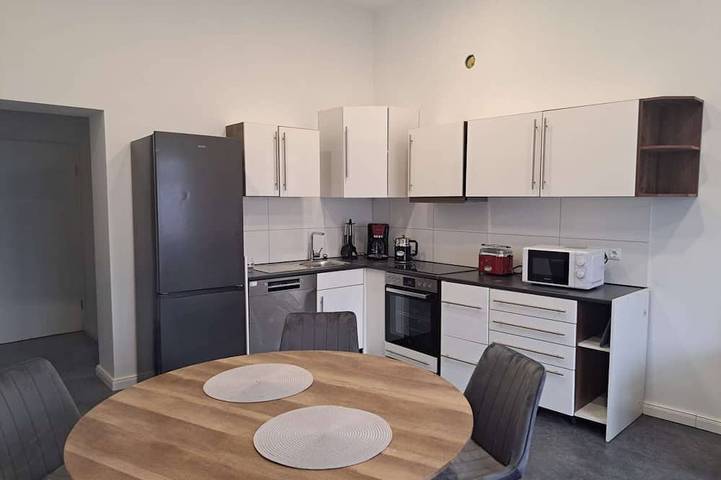 Ganze Wohnung, Moderne, großzügige 2-Zimmer-Wohnung -. 85 m² in Solingen, Bergisches Land