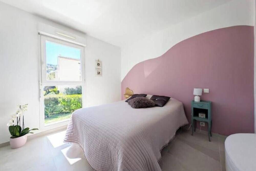 Ganze Wohnung, Apartment with terrace and garden in the heart of Le Beausset - near Le Castellet in Le Beausset, Mittelmeerküste (Frankreich)