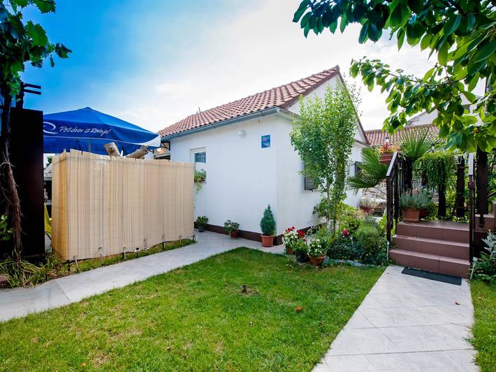Casa vacanza per 3 persone, con giardino e balcone in Rovigno