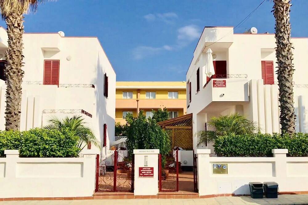 Entire apartment, Residence Delle Rose Apartment C in Lido Marini, Gulf of Taranto
