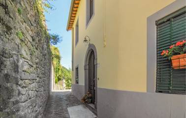 Agriturismo per 6 Persone in Barga, Parco Regionale delle Alpi Apuane, Foto 1