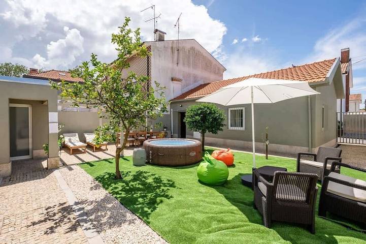 Ferienhaus für 6 Personen, mit Balkon und Garten sowie Whirlpool