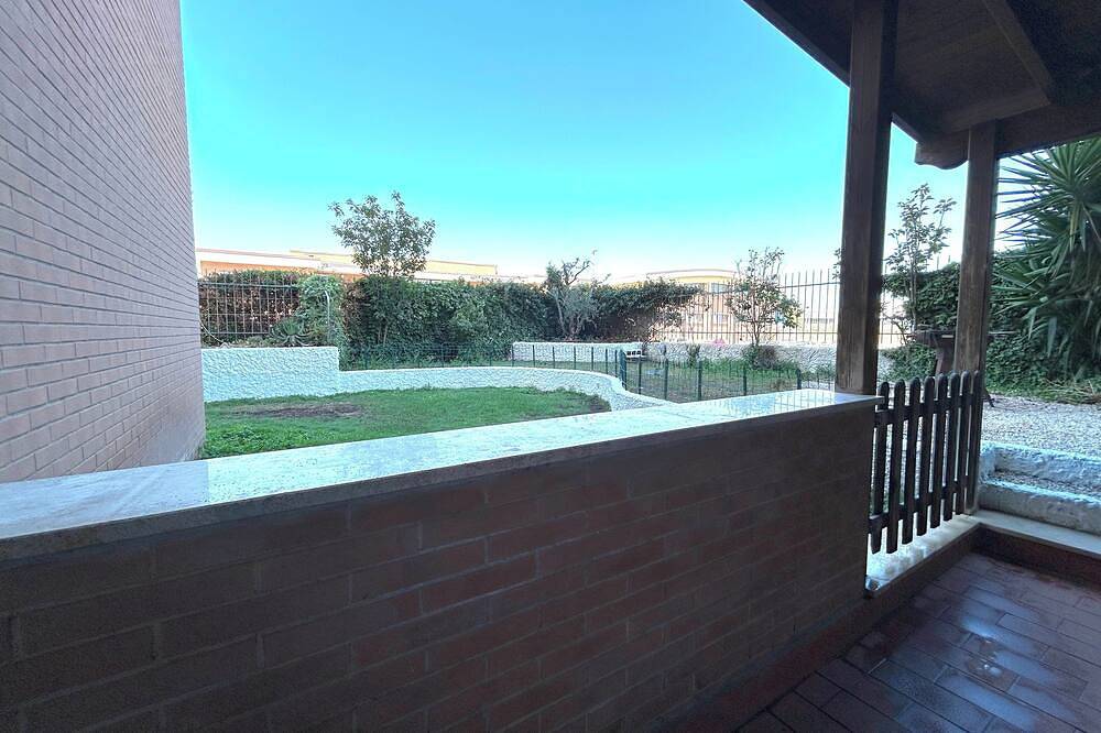 Ganze Wohnung, Airport and Fiera di Roma's Apartment with garden in Fiumicino, Rom Provinz