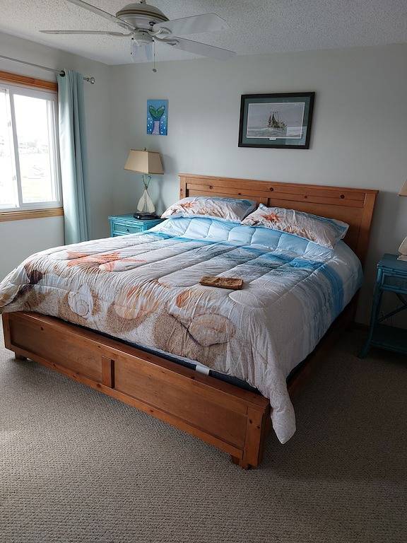 Ganze Wohnung, Sie werden Sea Glass lieben. Semi-Oceanfront Condo. Nur wenige Schritte vom Strand entfernt. Kostenlose Bettwäsche in South Rodanthe, Waves