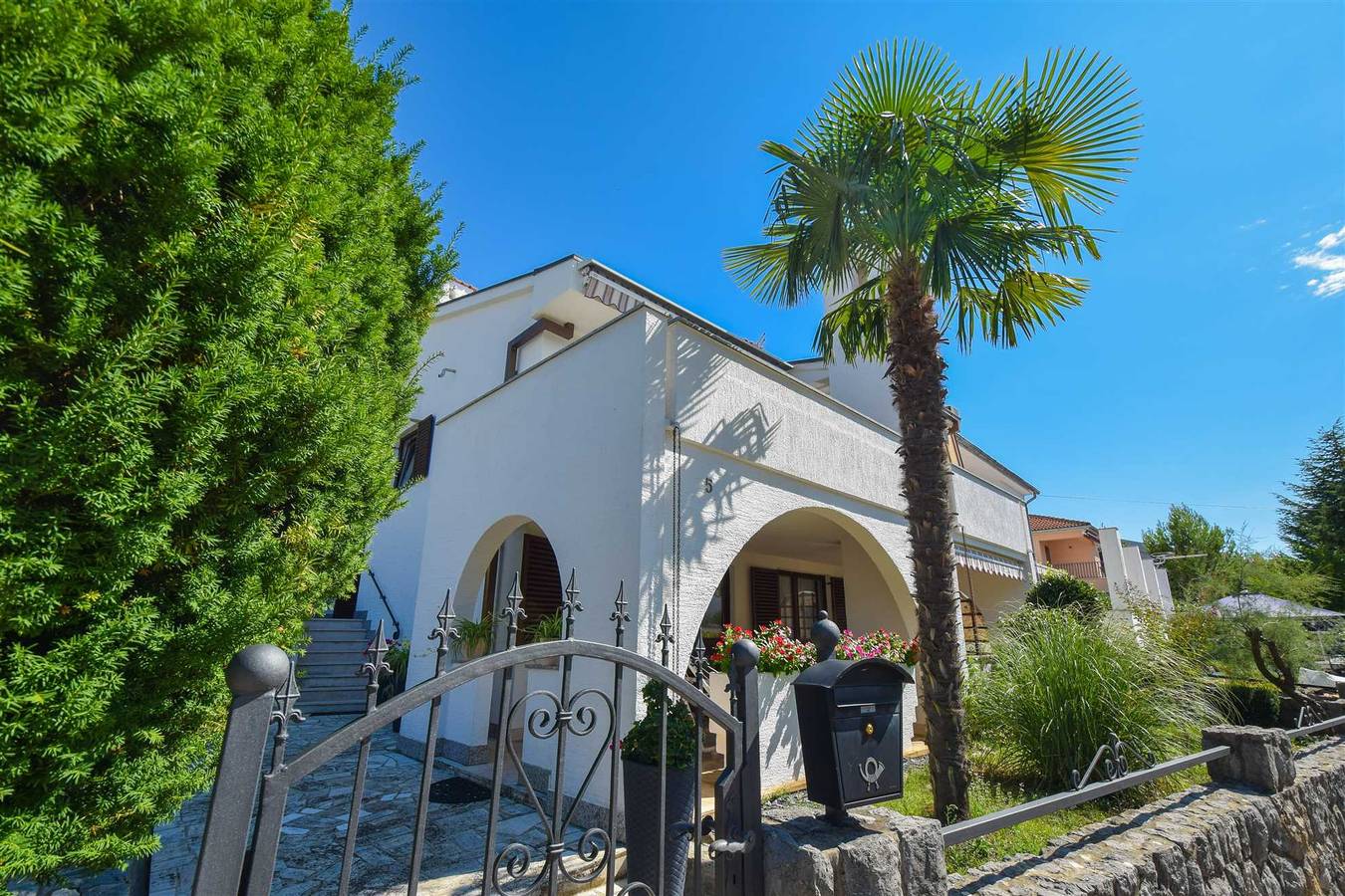 Ganze Wohnung, Apartment Petrlin mit zwei Schlafzimmern in Malinska-Dubašnica, Krk