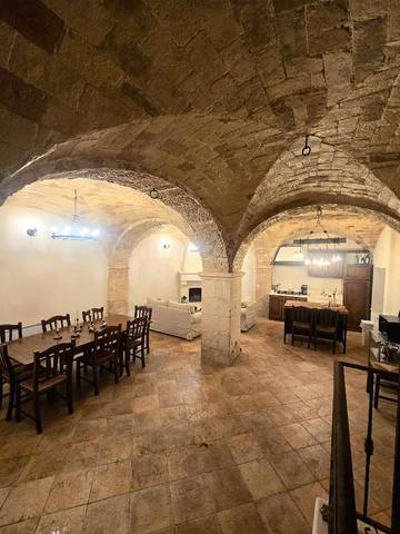 Gîte pour 8 personnes, avec vue et terrasse à Pratola Peligna