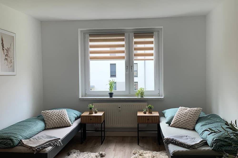 Ganze Wohnung, Moderne Ferienwohnung mit Balkon Nähe Goitzschesee in Bitterfeld-Wolfen, Anhalt - Bitterfeld