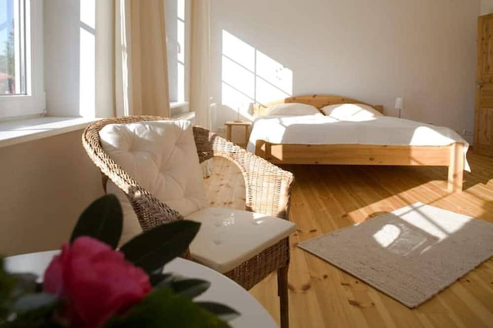 Ganze Wohnung, Fewo Hans - Urlaub mit Blick auf die Ostsee unmittelbar am Strand in Steinberghaff, Steinberg