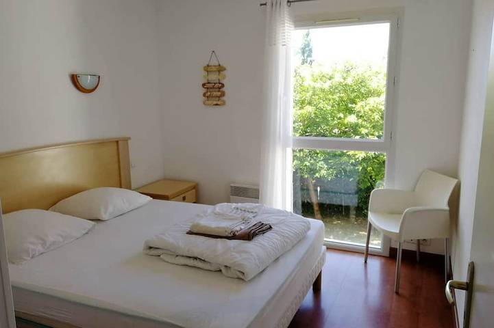 Location de vacances pour 6 personnes, avec jardin ainsi que terrasse et piscine dans Plage naturiste (Olonne-sur-Mer) - 4