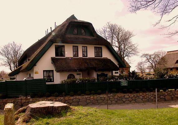 Ferienhaus in Groß Zicker mit Terrasse, Garten und Grill in Groß Zicker, Mönchgut