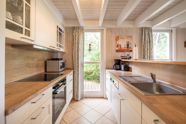 Ferienhaus für 6 Personen, mit Whirlpool und Sauna sowie Terrasse auf Rügen - 4