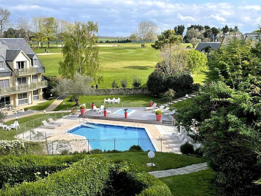 Appartement entier, La terrasse du golf in Port-en-Bessin-Huppain, Région de Bayeux