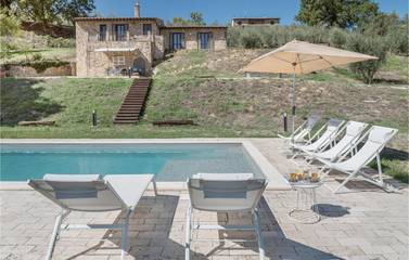 Gîte pour 6 personnes, avec jardin ainsi que piscine et terrasse à Lugnano in Teverina