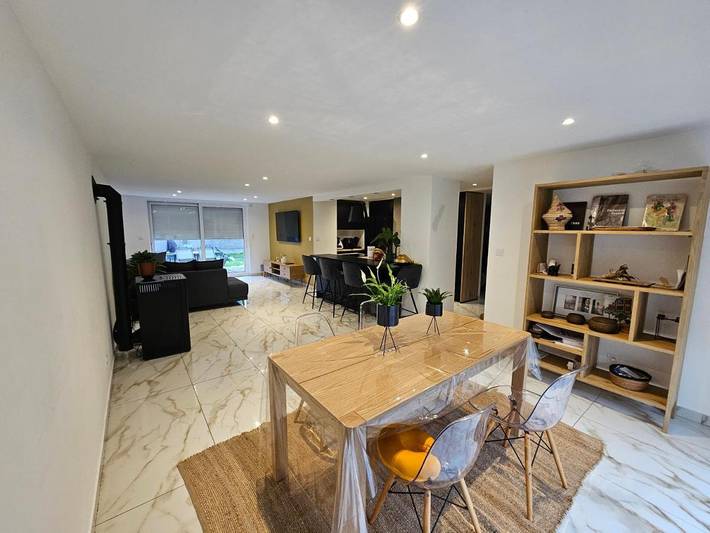 Location de vacances pour 12 personnes, avec jardin et piscine à Saint-Priest-en-Jarez - 2