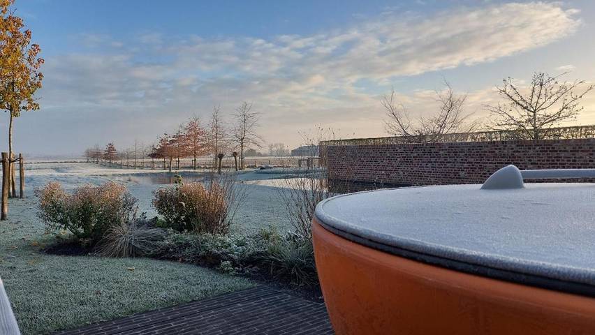 Location de vacances pour 12 personnes, avec vue ainsi que jardin et piscine à Ypres - 2