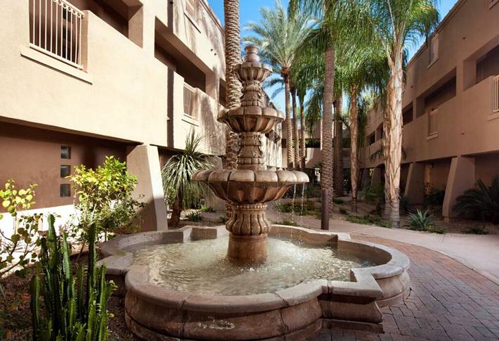 Hotel for 4 people, with yard and pool as well as hot tub in North Scottsdale