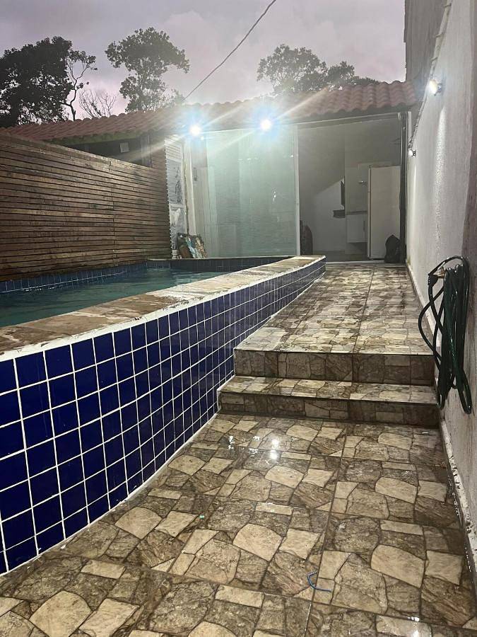 Casas e apartamentos de temporada para 5 pessoas, com piscina em Mongaguá