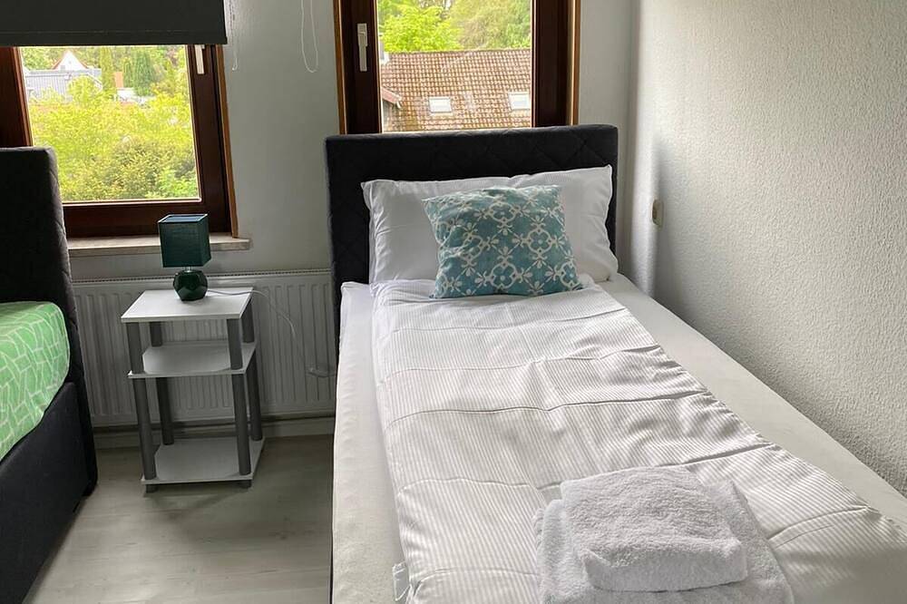 Dorfstraße 4 W4 - 2 Zimmer mit Parkplatz in Neumünster, Schleswig-Holstein Binnenland