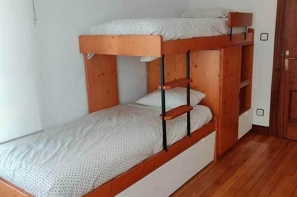 Entire apartment, Apartment La Ballena 1 - Juan Vella in Santoña, Cantabrian Coast