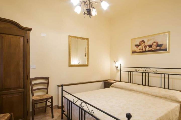 Location de vacances pour 8 personnes, avec piscine et jardin dans Orentano - 4