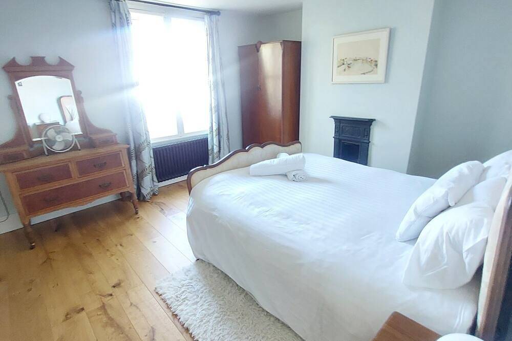 Lovely 2 Bedroom Cottage in Highgate Village, London in Haringey, London