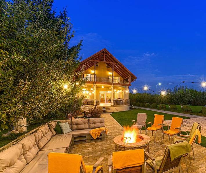 Maison d’hôte pour 10 personnes, avec piscine ainsi que jardin et jacuzzi à Brașov - 4