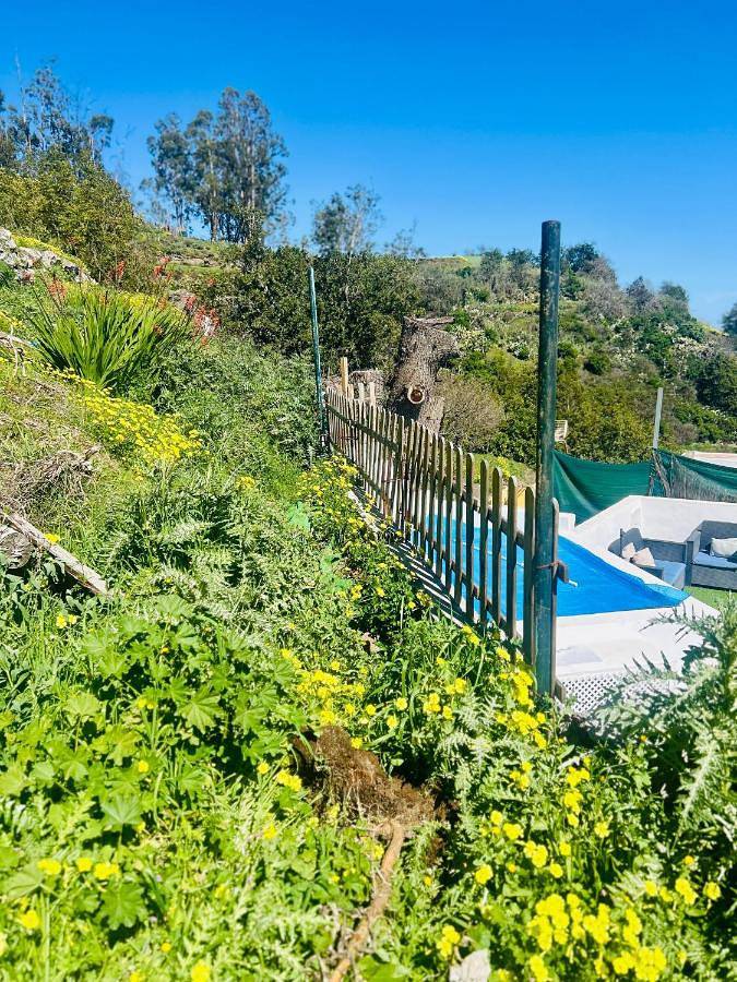 Casa rural para 6 personas, con vistas además de jardín y piscina, Se admiten mascotas en Valleseco - 2