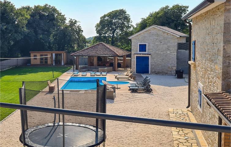 Ferienhaus für 10 Personen, mit Sauna und Terrasse