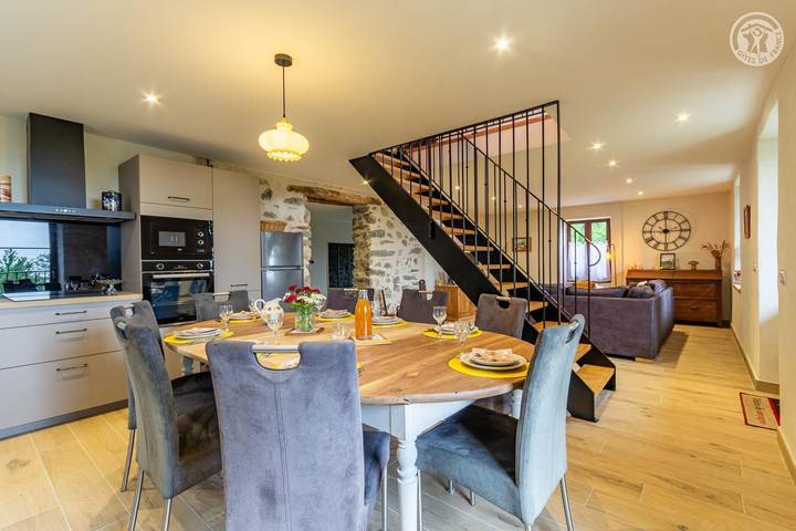 Gîte pour 8 personnes, avec Balcon et Terrasse dans Bauges - 2