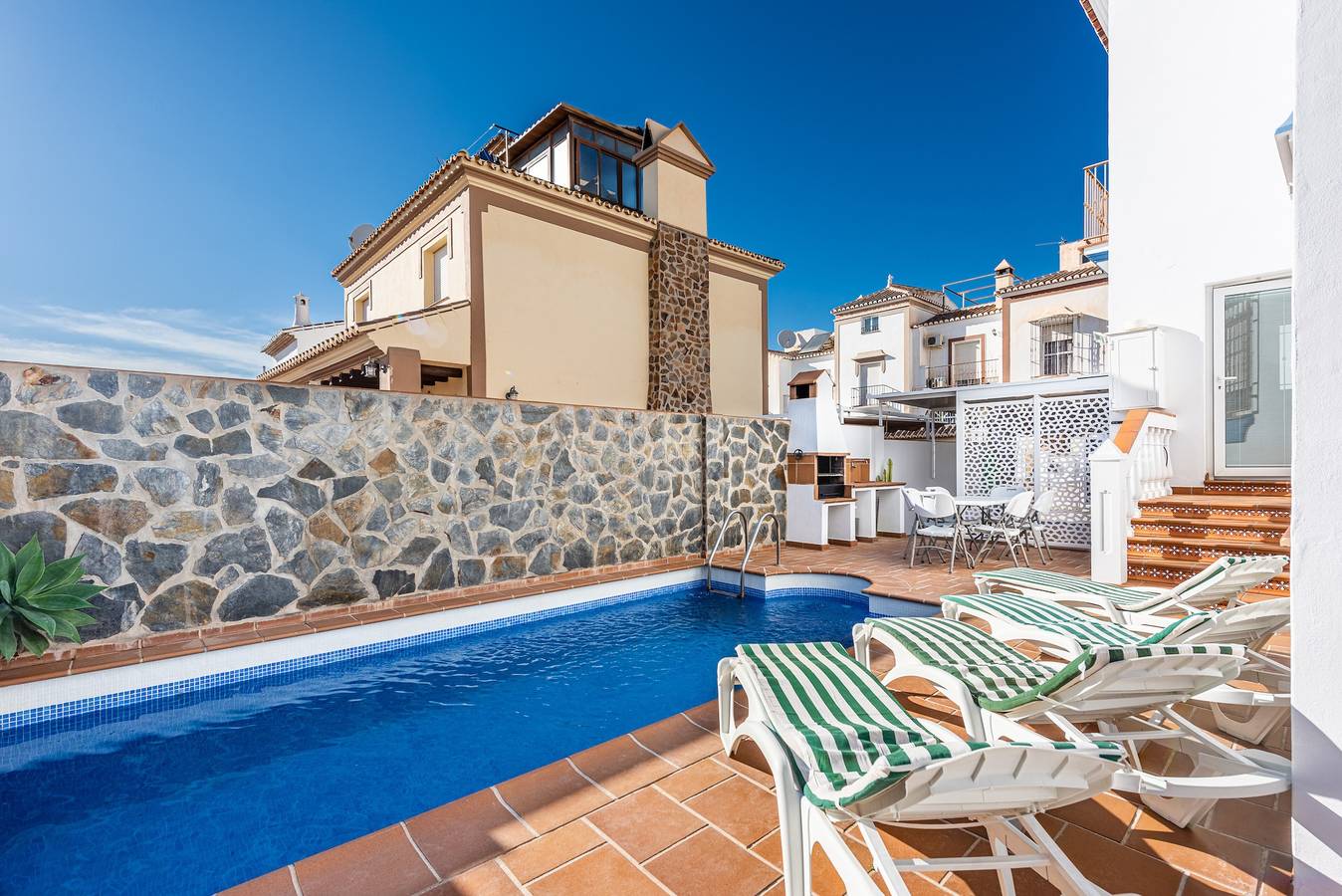 Ferienhaus 'Villa Zoe' mit Meerblick, Wlan und Klimaanlage in Nerja, Costa del Sol