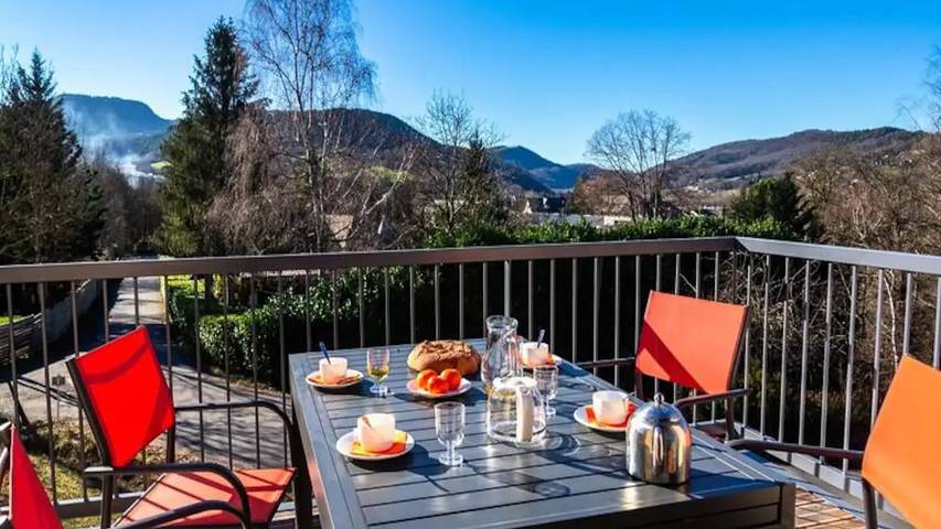 Appartement de vacances pour 5 personnes, avec Balcon et Terrasse ainsi que Jardin et Piscine
