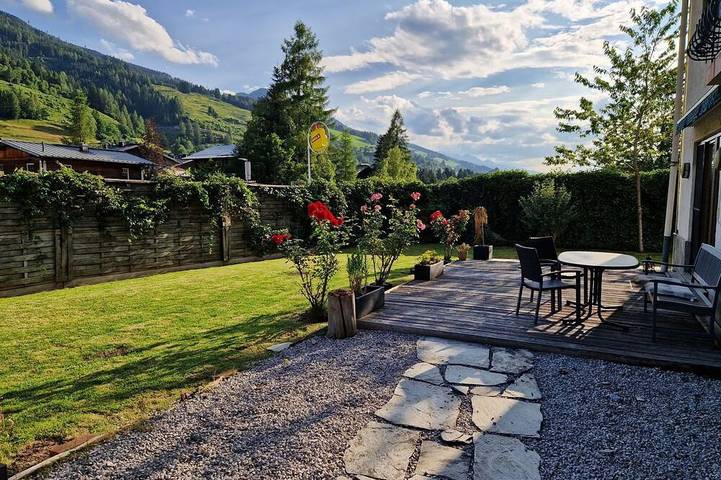 Ferienwohnung für 4 Personen, mit Balkon und Garten