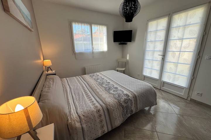 Location de vacances pour 6 personnes, avec jardin et terrasse, animaux acceptés dans Office De Tourisme De Vendays Montalivet - 3