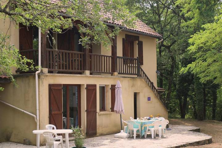 Location de vacances pour 8 personnes, avec vue ainsi que piscine et balcon à Florimont-Gaumier - 2