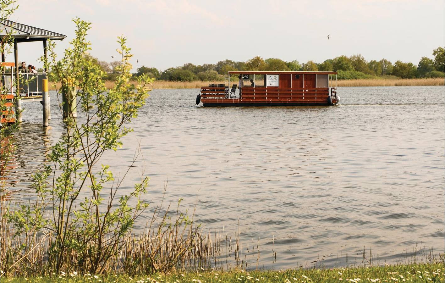 Hausboot am Wasser mit Gartenterrasse und Seeblick in Beetzsee, Westhavelland