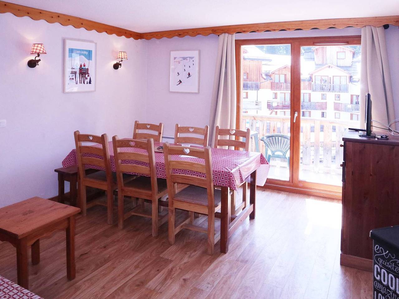 Entire apartment, Comfort at Les Orres: ski-in/ski-out apartment, sauna in Les Orres, Écrins National Park