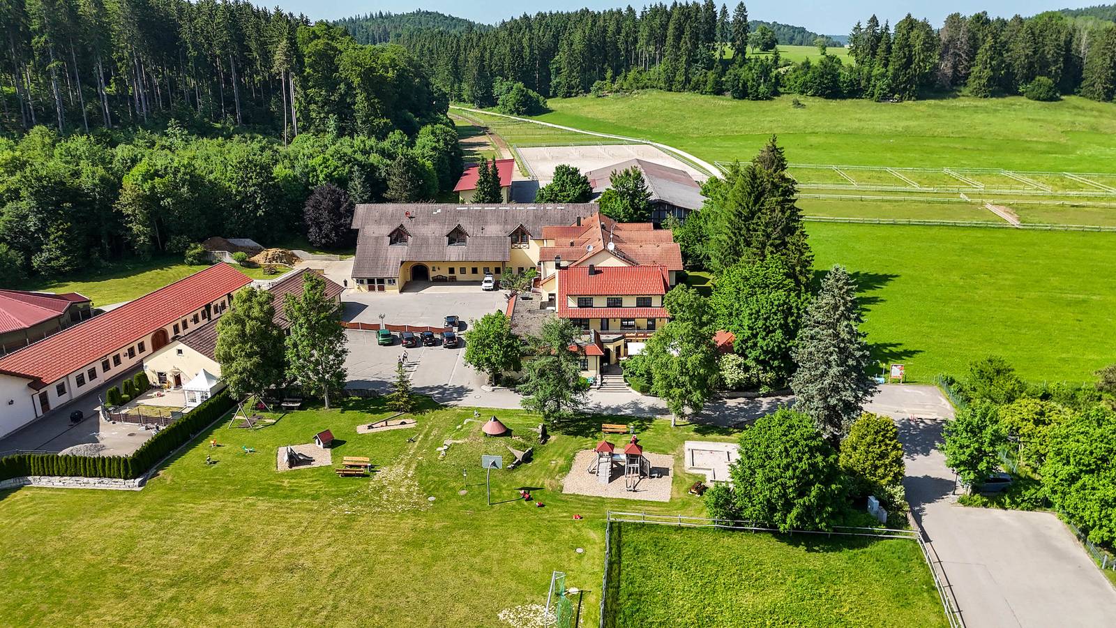 Hotel Gasthof Süßer Grund - Doppelzimmer mit Terrasse in Albstadt, Neckar-Alb