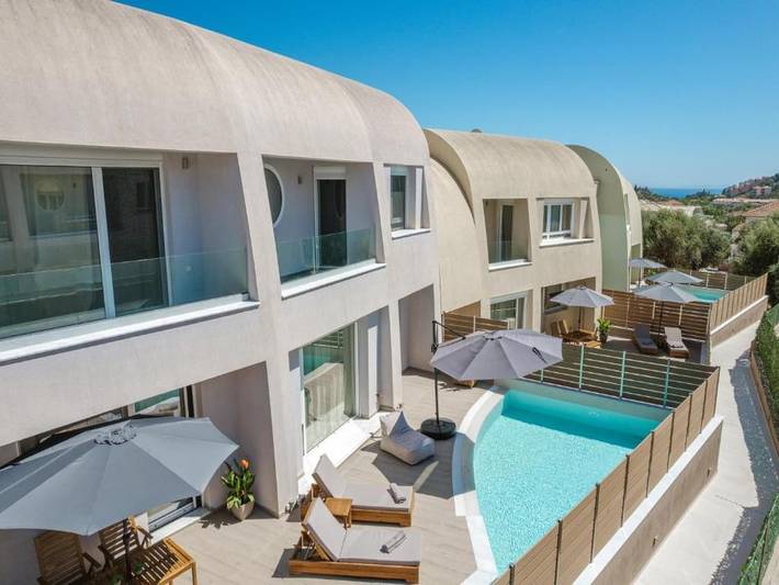 Ferienhaus für 6 Personen, mit Balkon/Terrasse und Terrasse sowie Garten und Pool in Sivota
