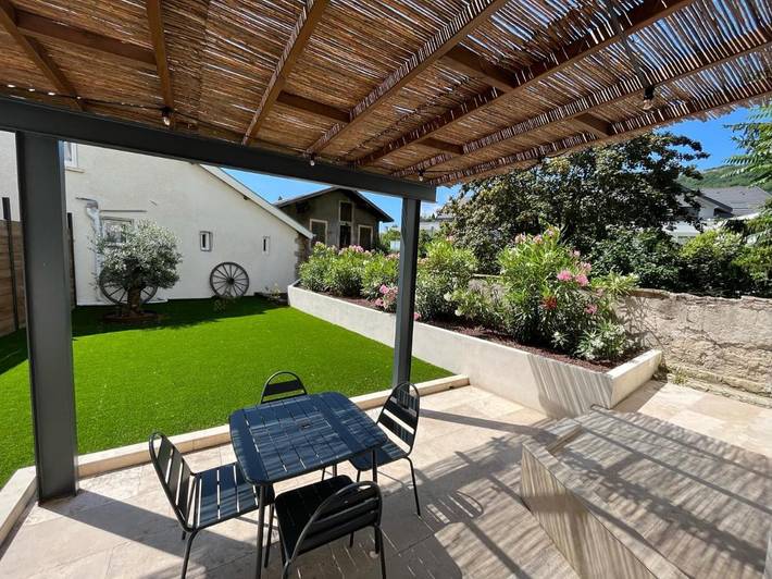 Gîte pour 4 personnes, avec terrasse ainsi que jardin et vue à La Tronche - 4